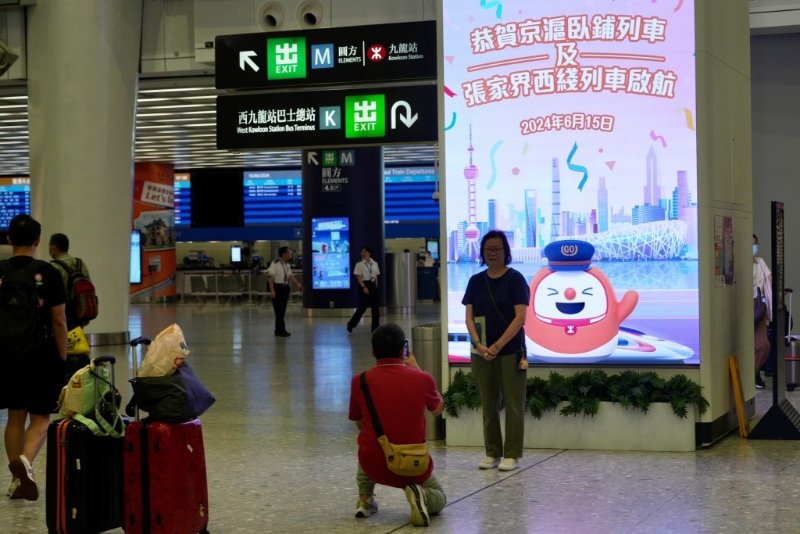 港鐵于6月15日正式開通香港往來湖南省張家界西的高鐵長途線。